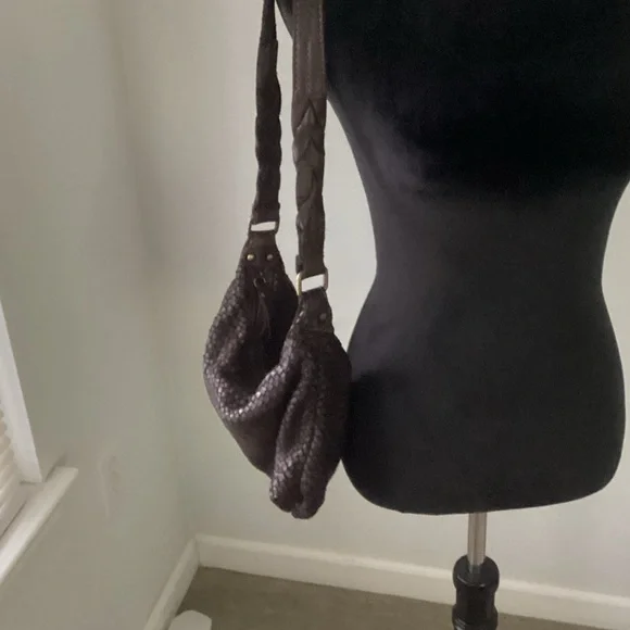 EUC Italian leather Woven Brown Shoulder Bag - Picture 3 of 13